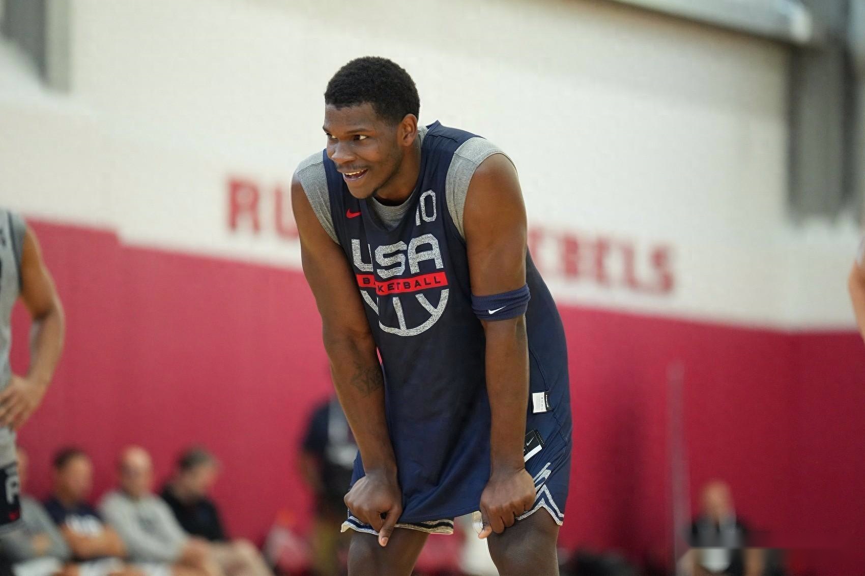 ayx app-浓眉哥连续三场比赛得分超过险胜，塞尔维亚队不断突破！观众掌声雷动-ayx app