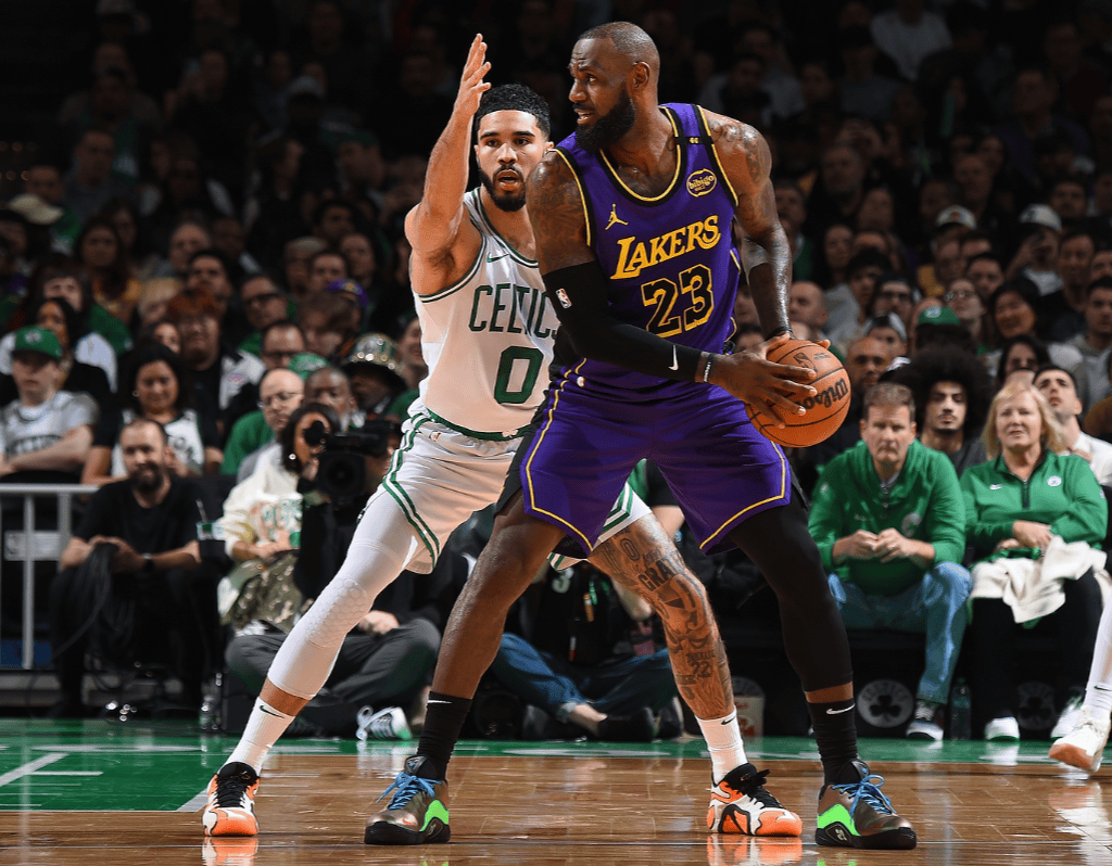 关于NBA季后赛今晨再迎强敌;罗马单刀错失;主帅态度:质疑声仍在;球探报告显示潜力的信息 关于NBA季后赛今晨再迎强敌;罗马单刀错失;主帅态度:质疑声仍在;球探报告显示潜力的信息