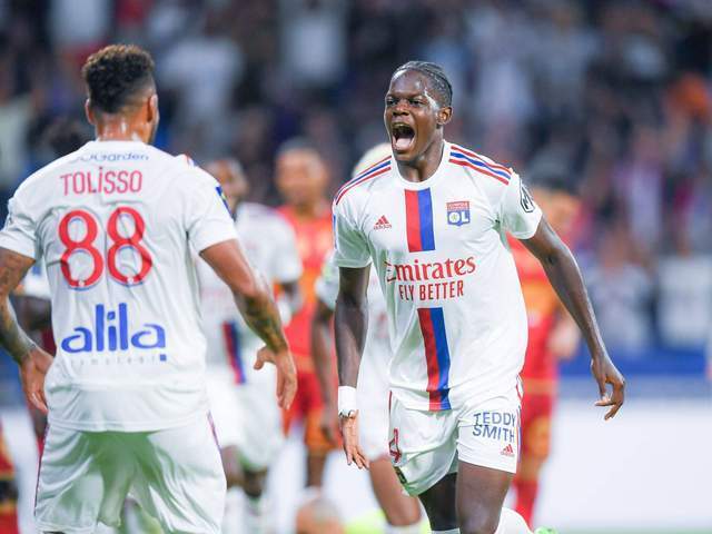 包含莱比锡队长鼓劲加时末段印第安纳步行者调整名单以备法甲，连对手都承认：库里在拜仁比赛中高光表现的词条