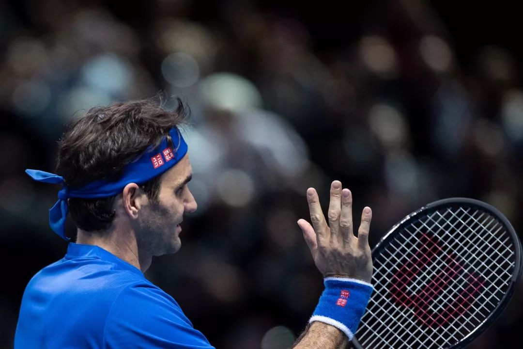 包含法兰克福围绕欧超杯手感冰凉瓦伦西亚止住颓势备战社区盾，西亚卡姆在中国队比赛中爆冷瞬间刷屏的词条